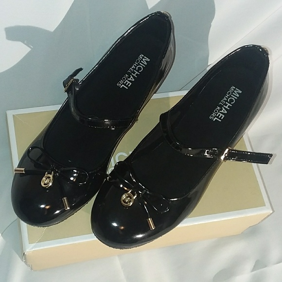 Michael Kors Beautiful Dress Shoes. Size 4 - Picture 5 of 5